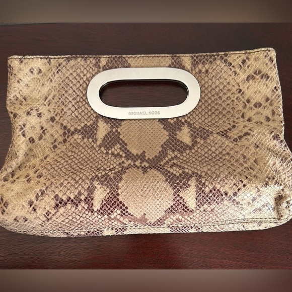 Michael Kors BERKLEY SNAKESKIN CLUTCH - EUC - Picture 6 of 8